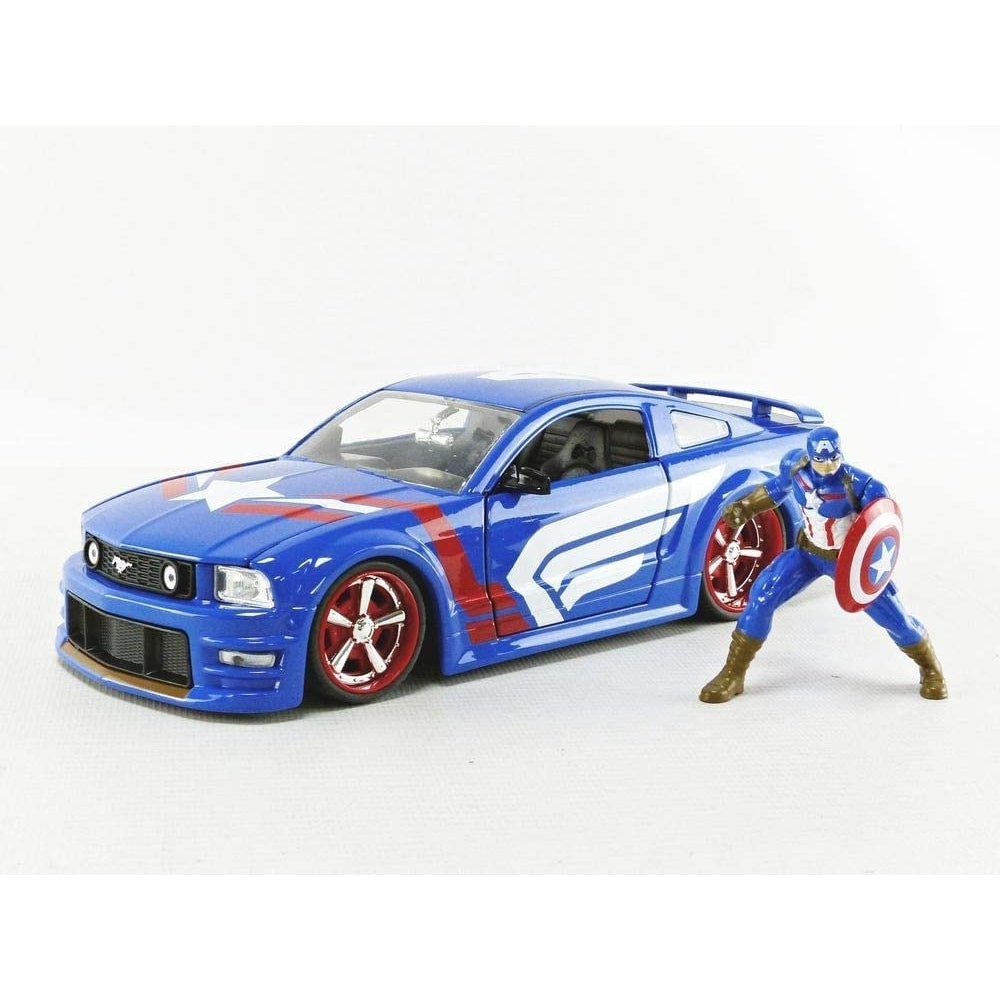 Jada 1:24 Diecast 2006 Ford Mustang GT with Captain America Figure