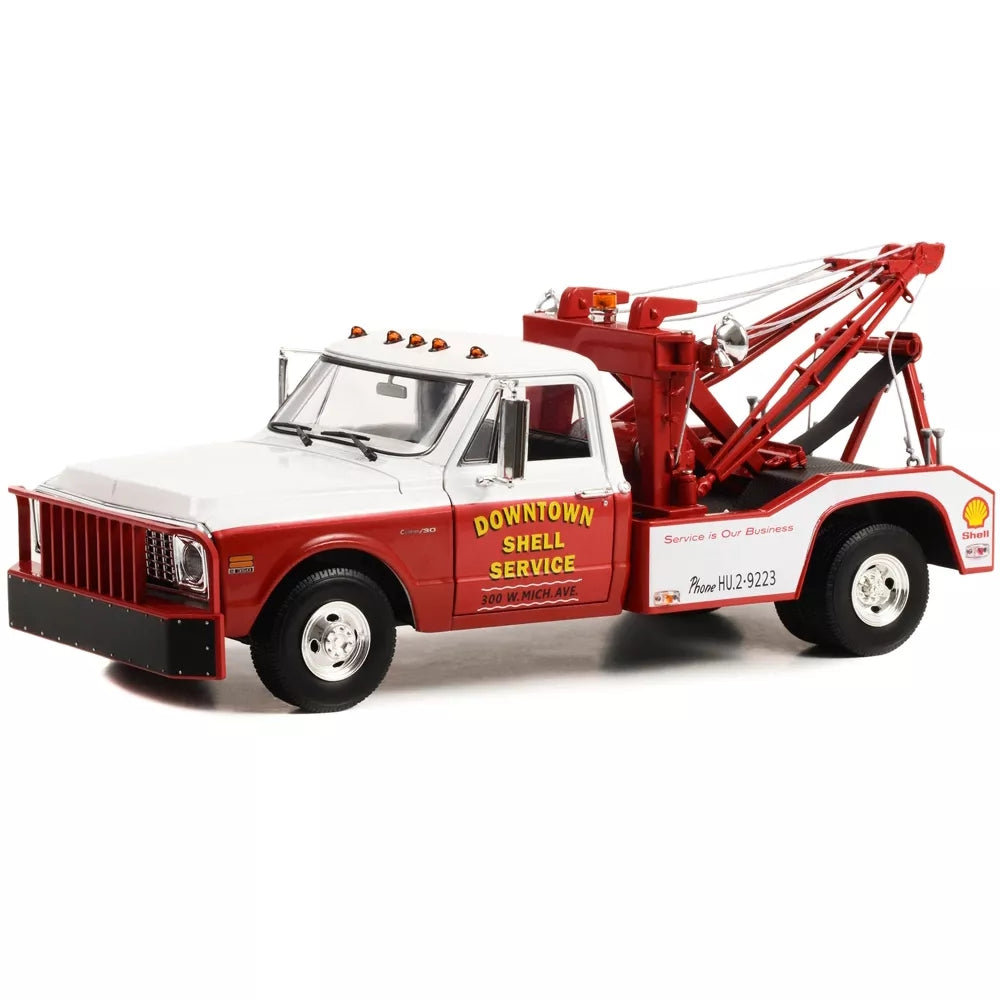 Greenlight 1972 Chevrolet C-30 Dually Wrecker Tow Truck &quot;Downtown Shell Service&quot; White and Red 1/18 Diecast Model Car