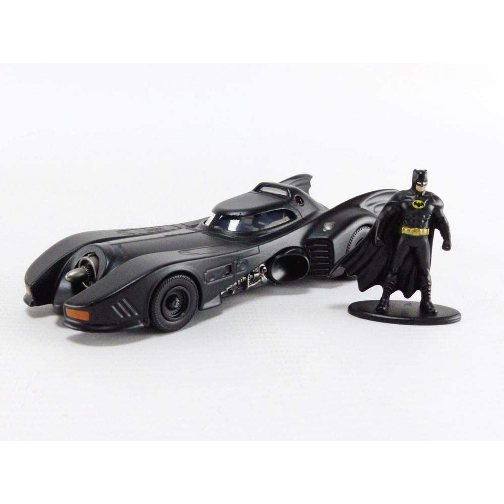 Jada Toys DC Comics 1:32 1989 Batmobile Die-cast Car with Batman Figure