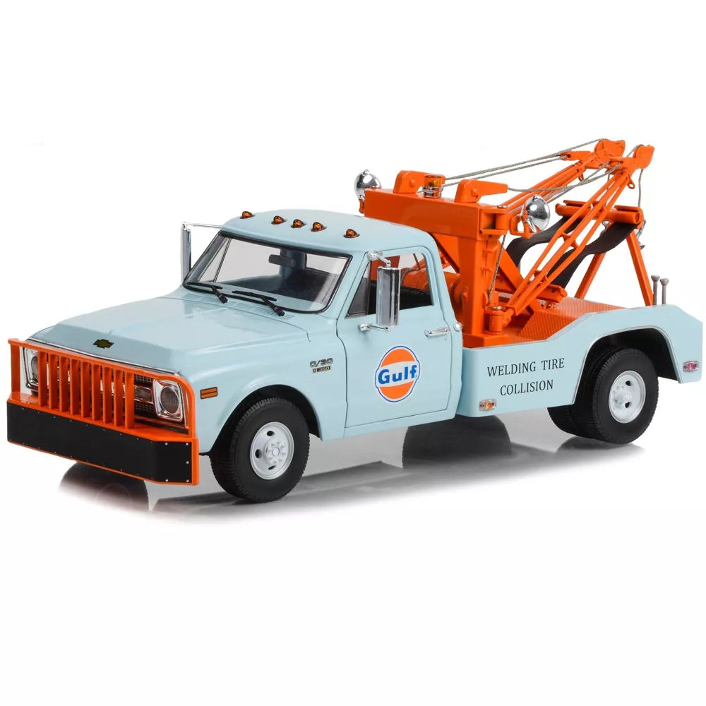 Greenlight 1969 Chevrolet C-30 Dually Wrecker Tow Truck "Gulf Oil" Light Blue w/Orange 1/18 Diecast Car Model
