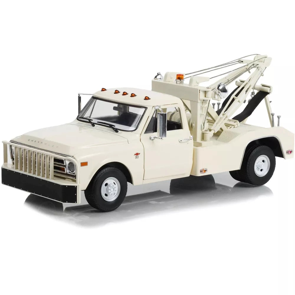 Greenlight 1968 Chevrolet C-30 Dually Wrecker Tow Truck White 1/18 Diecast Car Model