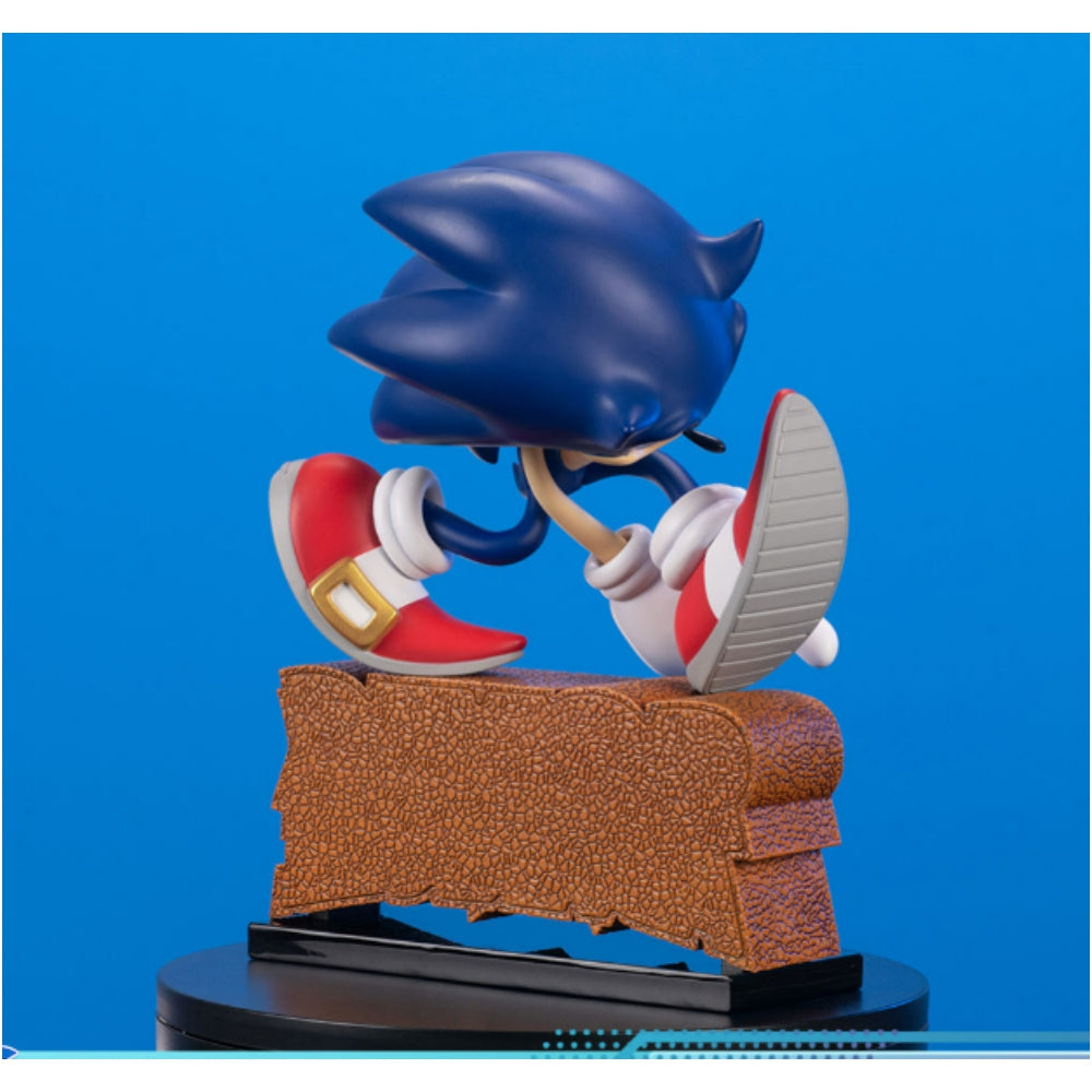 Sonic Adventure: Sonic The Hedgehog 9-Inch Tall Statue