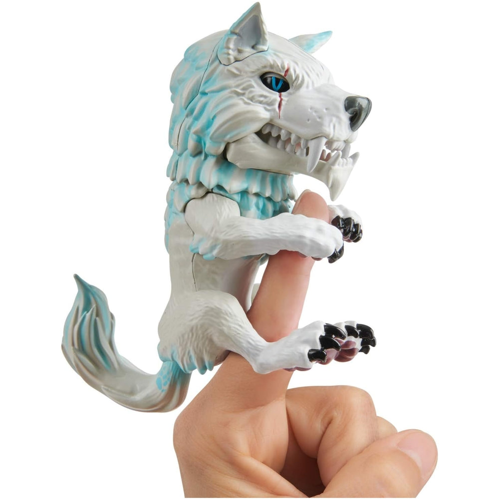 WowWee Untamed Dire Wolf by Fingerlings – Blizzard (White and Blue)