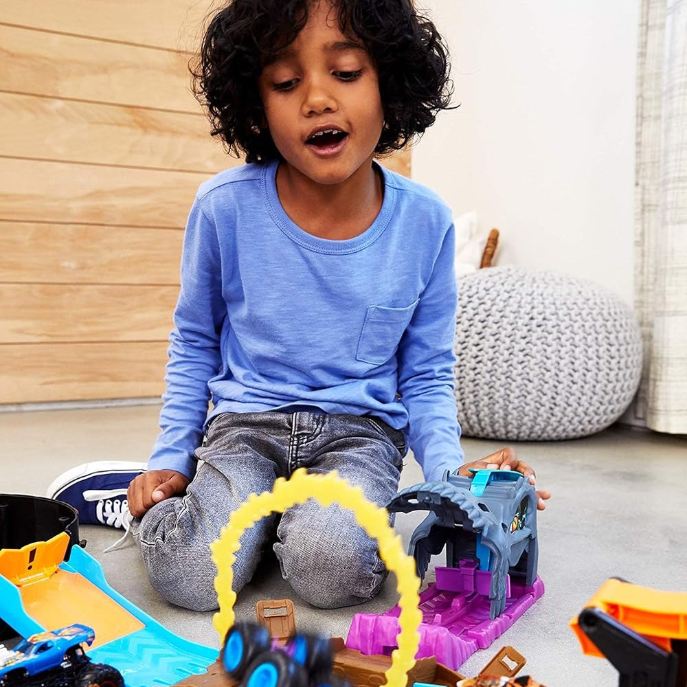 Hot Wheels Monster Truck Pit & Launch Playset – Includes Monster Truck & 1:64 Scale Hot Wheels Car (Ages 4+)