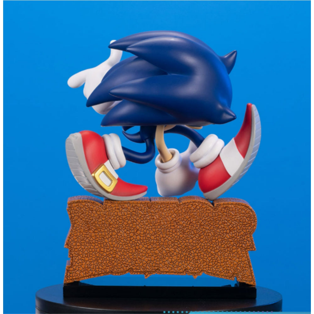 Sonic Adventure: Sonic The Hedgehog 9-Inch Tall Statue