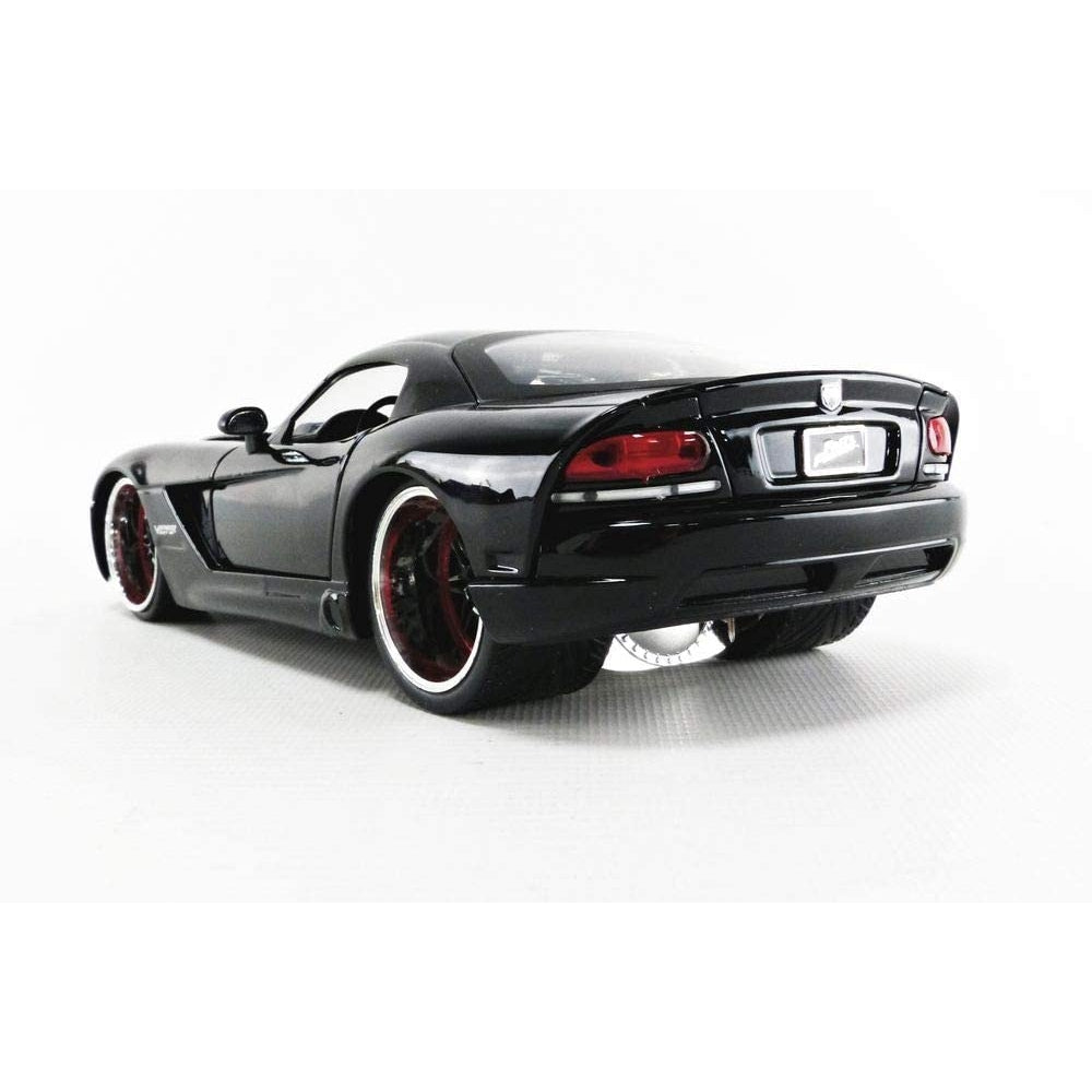 Fast &amp; Furious 1:24 Letty&#39;s Dodge Viper SRT10 Die-Cast Car