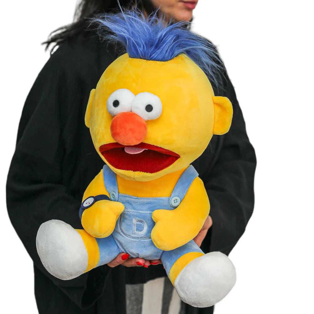 Don&#39;t Hug Me I&#39;m Scared- Yellow Guy HugMe Plush with Shake Action