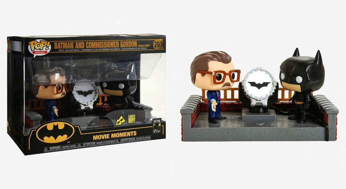 Funko Pop! Movie Moment: Batman 80th - Batman with Light Up Bat Signal